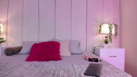 Snapshot of mia_rousse25 chatting on 9, 9, 2025 mia rousse25 online show from 9, 9, 2025