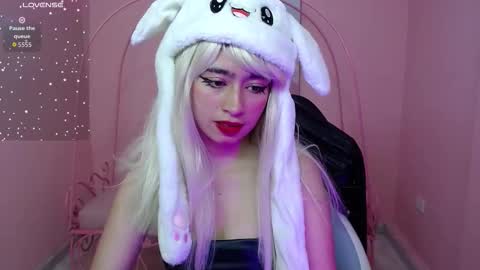 Mia  online show from 21, 12, 2025