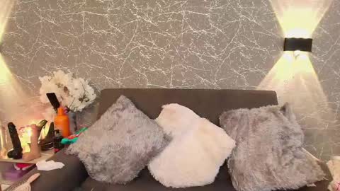 Mia Roux online show from 9, 2, 2025