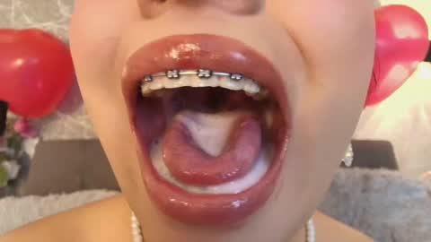 Mia Roux online show from 16, 2, 2025