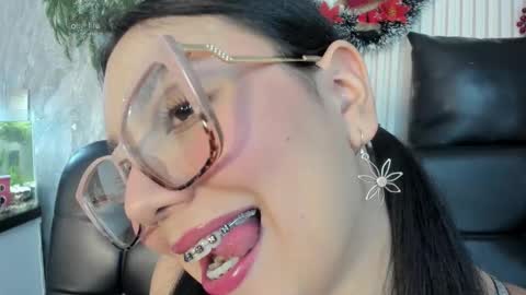 Mia Roux online show from 20, 11, 2025