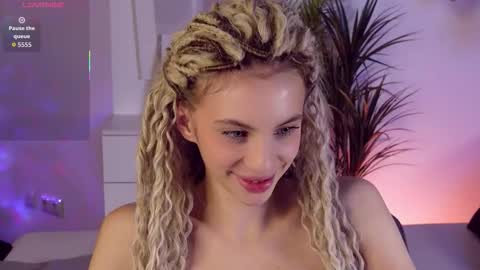 Mia online show from 5, 11, 2025