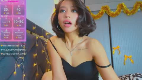 Mia online show from 2, 1, 2025