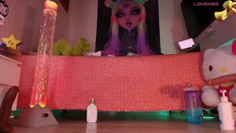 Mia  online show from 30, 3, 2026