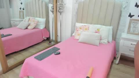 mia_tentacion__ online show from 4, 5, 2026