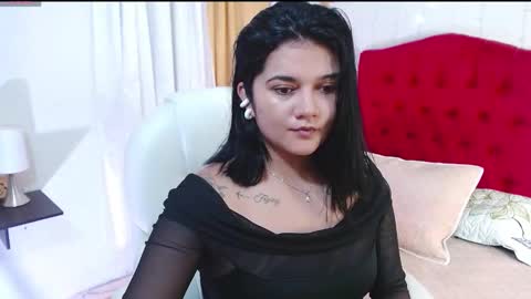 Snapshot of mia_traveluxe chatting on 9, 9, 2025 Mia online show from 9, 9, 2025