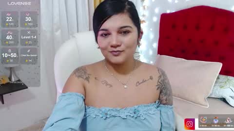 Snapshot of mia_traveluxe chatting on 11, 9, 2025 Mia online show from 11, 9, 2025