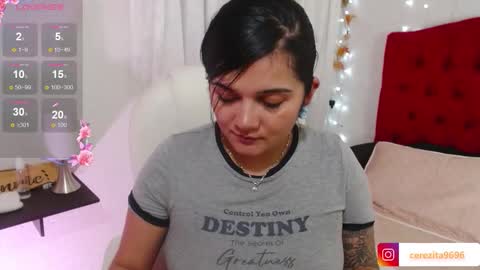 Snapshot of mia_traveluxe chatting on 17, 9, 2025 Mia online show from 17, 9, 2025