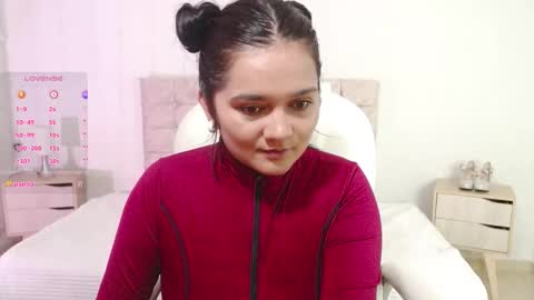 Snapshot of mia_traveluxe chatting on 18, 10, 2025 Mia online show from 18, 10, 2025