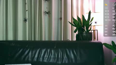 Snapshot of mia_vebes chatting on 24, 10, 2025 Mia online show from 24, 10, 2025