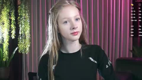 Snapshot of mia_vebes chatting on 29, 11, 2025 Mia online show from 29, 11, 2025