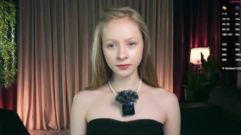 Snapshot of mia_vebes chatting on 15, 12, 2025 Mia online show from 15, 12, 2025