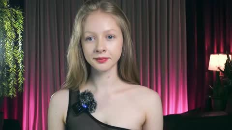 Snapshot of mia_vebes chatting on 17, 12, 2025 Mia online show from 17, 12, 2025