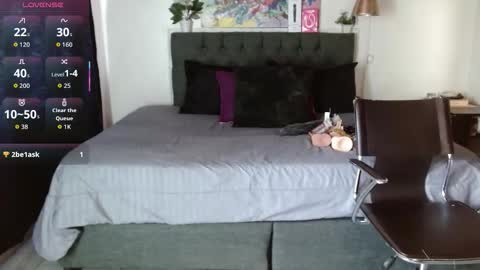 MIA  online show from 6, 10, 2025