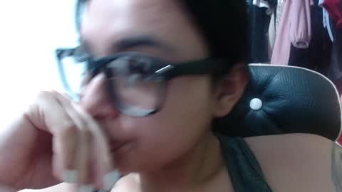 mia_w22 online show from 18, 11, 2025