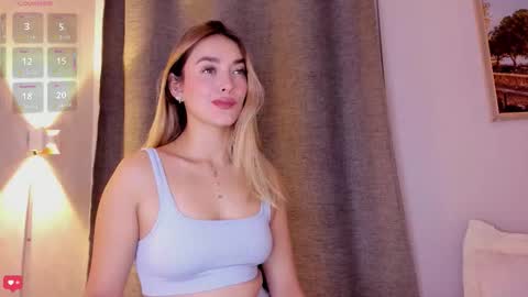 Mia White  online show from 20, 11, 2025