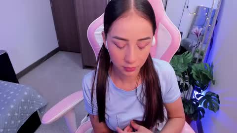 mia  nicolle online show from 27, 2, 2025