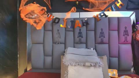 Mia online show from 22, 10, 2025