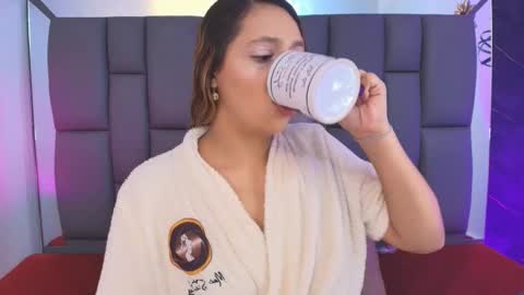 Mia online show from 4, 2, 2026