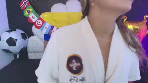 Snapshot of miaabrown__ chatting on 4, 7, 2026 Mia online show from 4, 7, 2026