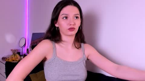 mia online show from 25, 3, 2026