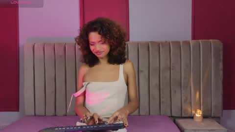 Snapshot of miablanc_cr chatting on 7, 4, 2026 MIABLANC CR online show from 7, 4, 2026