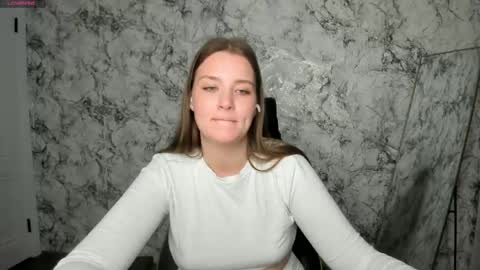 Snapshot of miabrian chatting on 15, 5, 2026 Mia online show from 15, 5, 2026