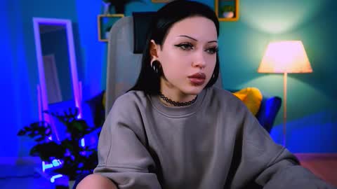MiaCain online show from 28, 9, 2025