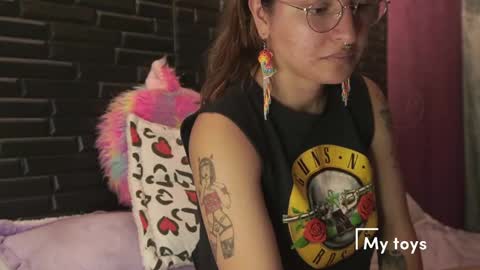 Mia online show from 2, 3, 2025