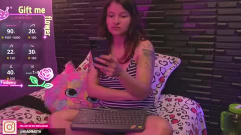 Mia online show from 27, 9, 2025