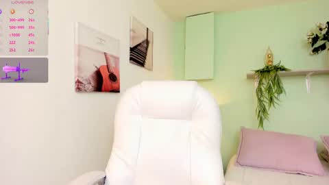 Snapshot of miaebony_ chatting on 24, 4, 2026 Call me Mia online show from 24, 4, 2026
