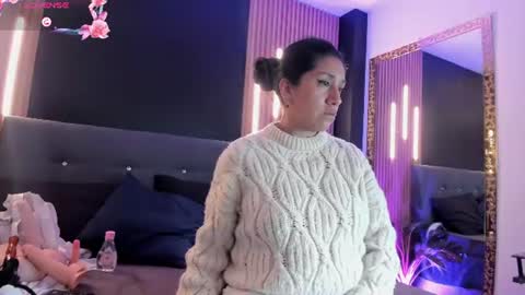 Snapshot of miafix chatting on 25, 6, 2026 Mia Carter Schedule 800 - 1430 gtm-5 online show from 25, 6, 2026