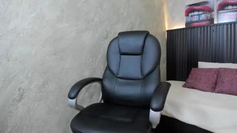 Mia online show from 21, 11, 2025