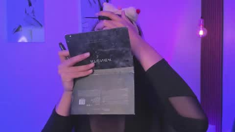 Mia Connor online show from 18, 11, 2025