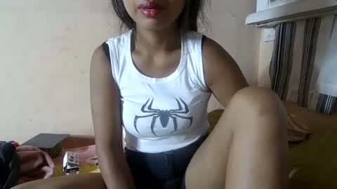 Snapshot of miah_land chatting on 6, 2, 2025 miah_land online show from 6, 2, 2025