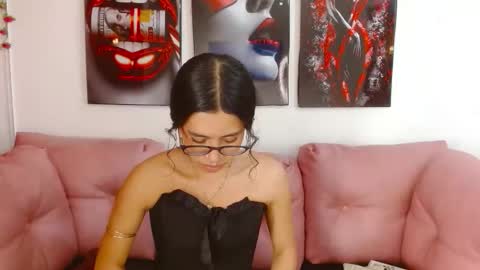 miahotcs online show from 12, 4, 2026