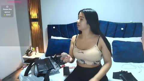 MIA HOTMEZ online show from 5, 10, 2025