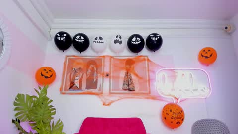 Mia Khalifa online show from 2, 11, 2025