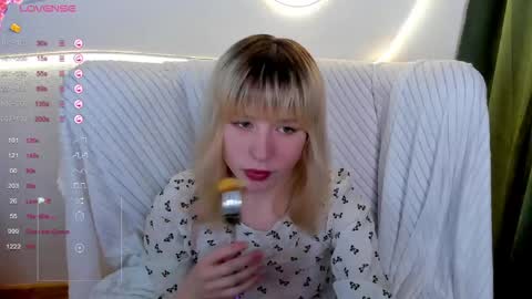 Snapshot of miakimiko chatting on 5, 6, 2026 miakimiko online show from 5, 6, 2026