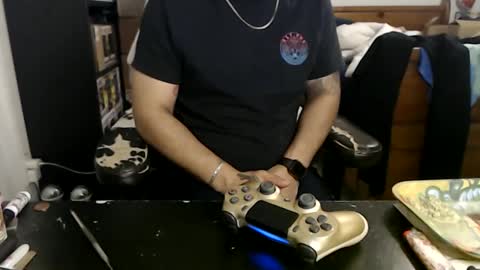 Mark online show from 10, 1, 2026