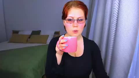 Snapshot of mialacrice chatting on 9, 6, 2026 mialacrice online show from 9, 6, 2026