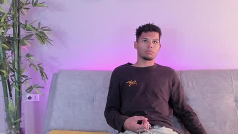 Mia online show from 3, 2, 2025