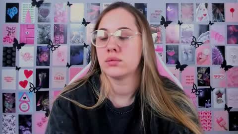 Snapshot of miamilas chatting on 11, 3, 2025 miamilas online show from 11, 3, 2025