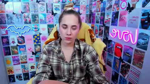 Snapshot of miamilas chatting on 3, 10, 2025 miamilas online show from 3, 10, 2025