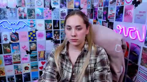 Snapshot of miamilas chatting on 7, 10, 2025 miamilas online show from 7, 10, 2025