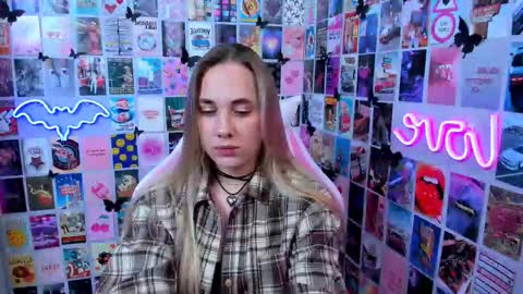 Snapshot of miamilas chatting on 13, 10, 2025 miamilas online show from 13, 10, 2025