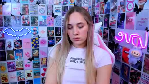 Snapshot of miamilas chatting on 17, 10, 2025 miamilas online show from 17, 10, 2025