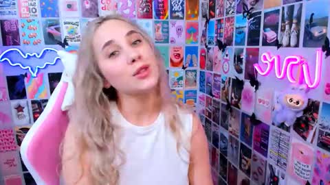 Snapshot of miamilas chatting on 16, 12, 2025 miamilas online show from 16, 12, 2025