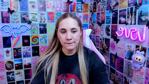 Snapshot of miamilas chatting on 17, 3, 2026 miamilas online show from 17, 3, 2026