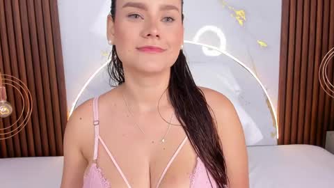 Snapshot of miamiller69 chatting on 8, 5, 2026 Mia online show from 8, 5, 2026